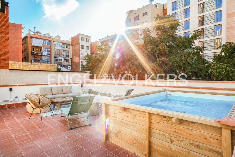 Foto 2fb9e7f4-a702-4dc5-b848-c16bce93b852. Casa amb calefacció aparcament piscina a Sagrada Família Barcelona