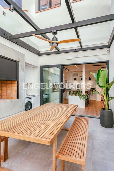 Foto 3196fc86-5971-4a8d-9879-eb619f0b7fef. Casa amb calefacció aparcament piscina a Sagrada Família Barcelona