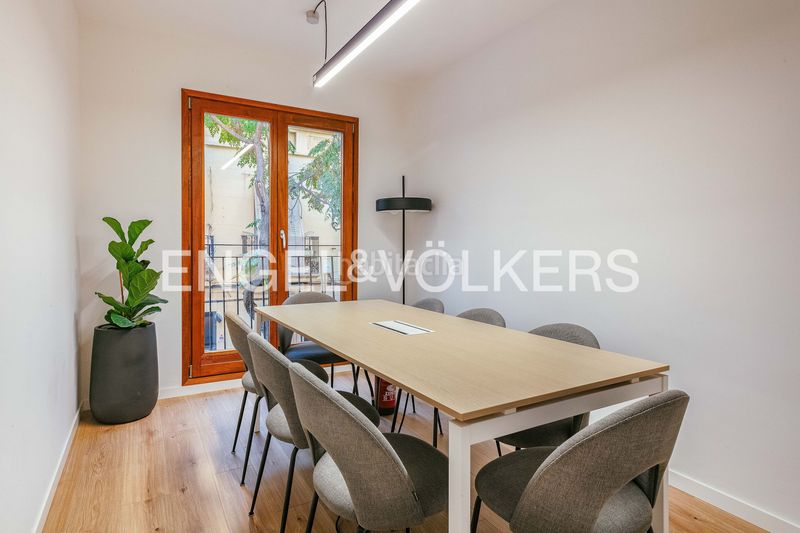 Foto 52d7bd63-312a-4aab-9394-6c74ae107988. Casa amb calefacció aparcament piscina a Sagrada Família Barcelona