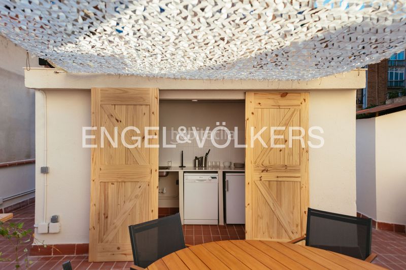 Foto 7538bdb3-e9c0-44ae-bdf8-60b6b8d28a70. Casa amb calefacció aparcament piscina a Sagrada Família Barcelona