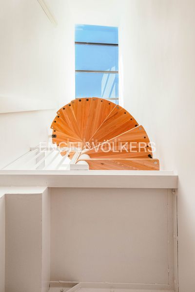 Foto 91fe798b-7a3d-4a47-baa4-2cf49d3d3775. Casa amb calefacció aparcament piscina a Sagrada Família Barcelona