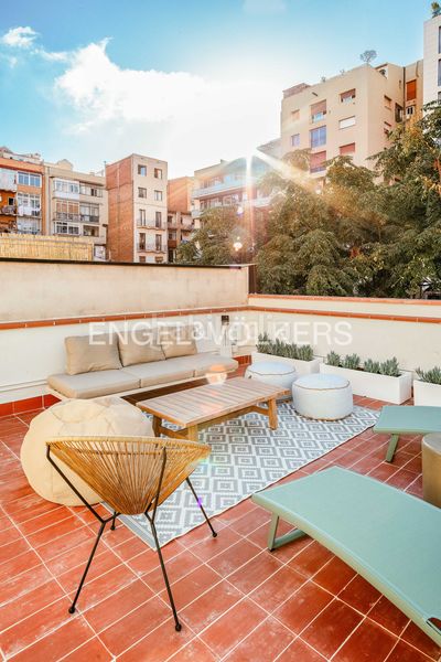 Foto a38e300e-c06d-4929-b397-14b123d4e040. Casa amb calefacció aparcament piscina a Sagrada Família Barcelona