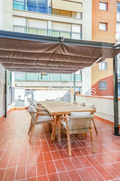 Foto a65fb134-2a10-4782-a6a6-0e1e034a6739. Casa amb calefacció aparcament piscina a Sagrada Família Barcelona