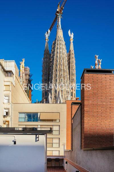 Foto d09ee010-67d8-41c9-bf42-a84ad7b195d2. Casa amb calefacció aparcament piscina a Sagrada Família Barcelona