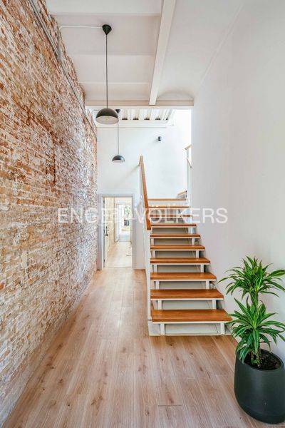 Foto d381df30-beb3-43e2-9c74-b82d99f62828. Casa amb calefacció aparcament piscina a Sagrada Família Barcelona