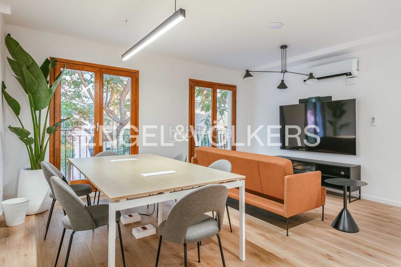 Foto f1d9948c-7d93-46e2-b71f-f3e4fd06a96b. Casa amb calefacció aparcament piscina a Sagrada Família Barcelona