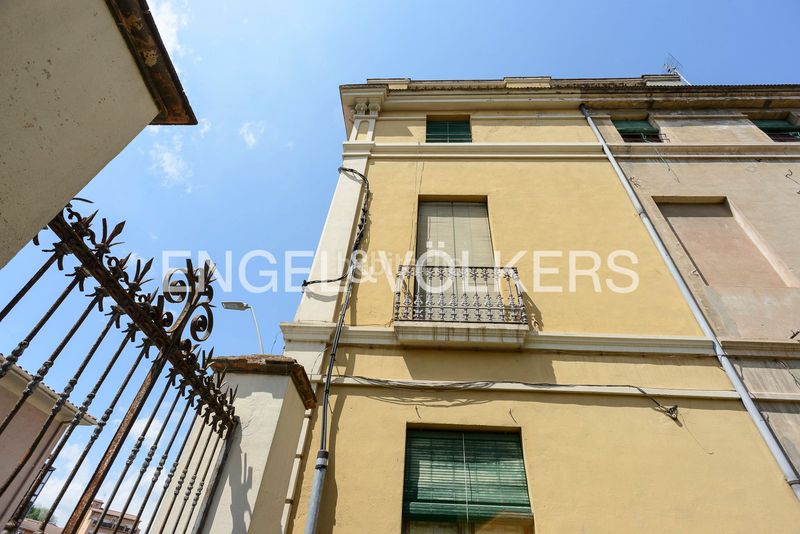 Foto 20a12dd8-5790-4404-9209-3524bf78efe5. Casa amb calefacció a Olot