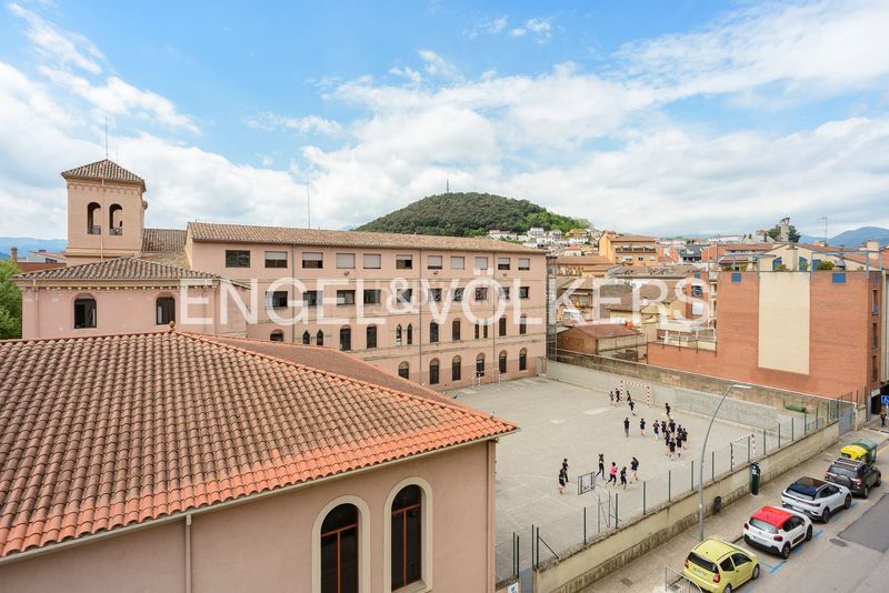 Foto 5f9a49af-a0a9-4439-af41-3642970f74da. Casa amb calefacció a Olot