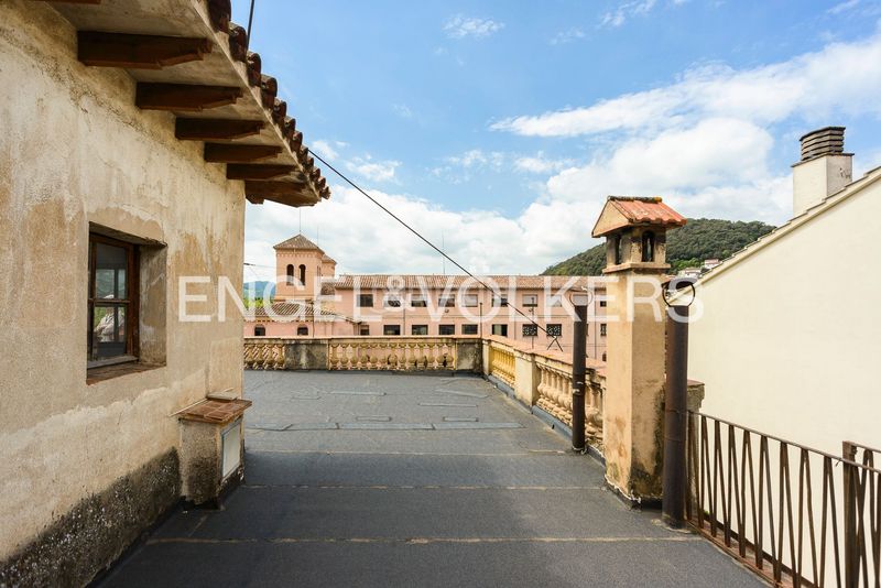Foto beaf0ca8-9d38-48e8-b50d-9a1f7b88bc5e. Casa amb calefacció a Olot