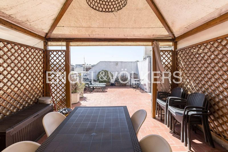 Foto ad2ae7b4-9533-4680-a059-c2bd8efd91d6. Àtic amb calefacció a Gòtic Barcelona