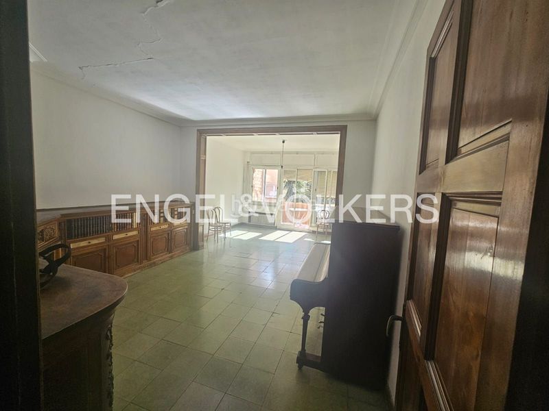 Foto 871f0365-3505-44c0-8593-9853b935c3bb. Casa amb calefacció a Putget - Farró Barcelona