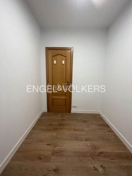 Foto 1d43daa0-6885-4ce7-8a1e-3570f48cc1ec. Pis amb calefacció aparcament a Baix Guinardó Barcelona