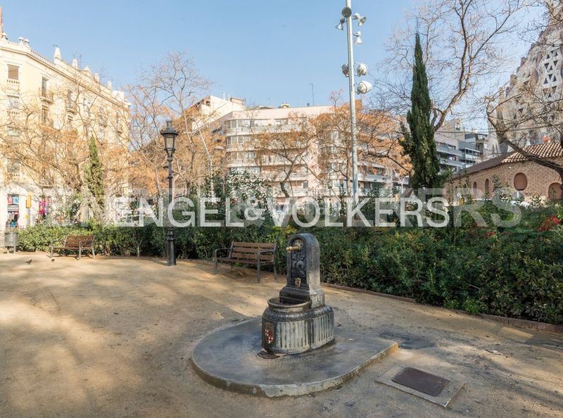 Foto beb09fb9-9ac1-453f-b19b-a879e12d2291. Pis amb calefacció aparcament a Baix Guinardó Barcelona
