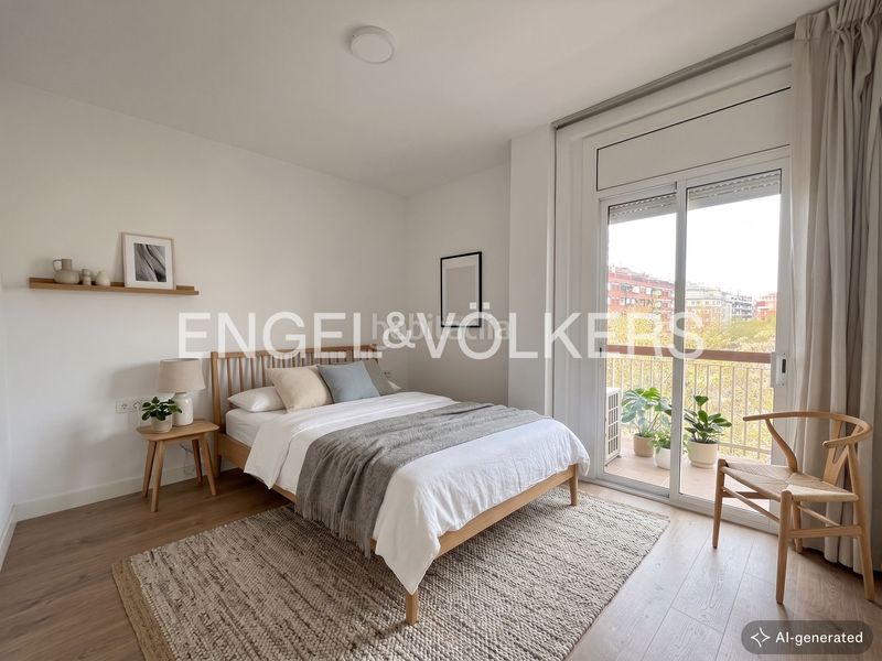Foto e3bbd8bb-d2db-4a57-a627-b93d33647261. Pis amb calefacció aparcament a Baix Guinardó Barcelona