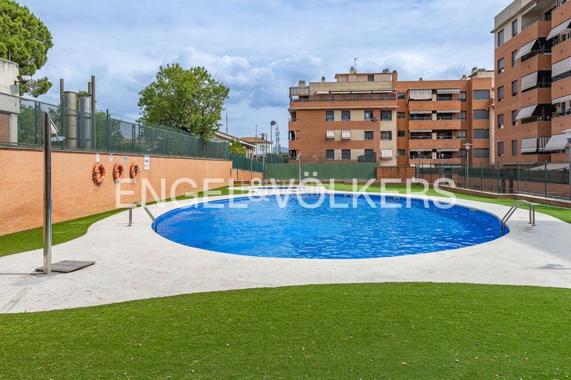 Foto cfbc965c-13d6-46f2-b39a-fb3ee7cab93b. Pis amb calefacció aparcament piscina a Castellarnau Sabadell