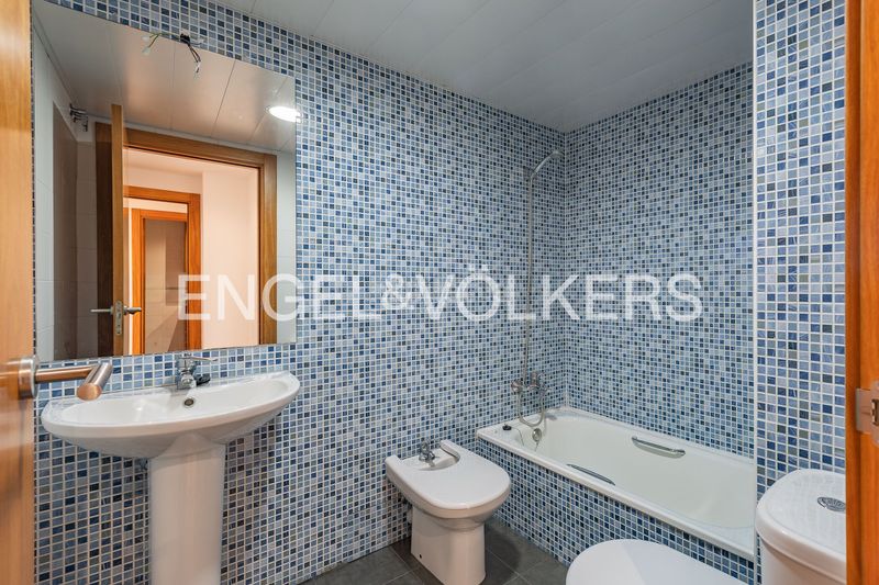 Foto d5ba04f4-8610-4bfb-a826-e07be46250ff. Pis amb calefacció aparcament piscina a Castellarnau Sabadell