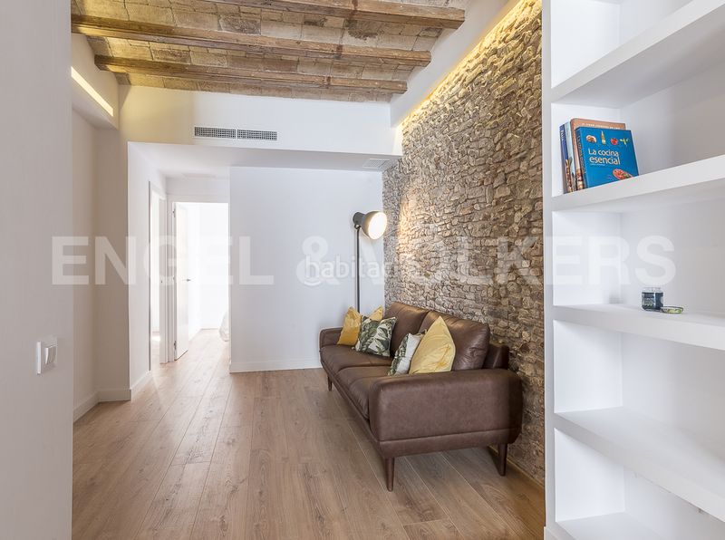 Foto cda97354-d0e0-4029-ae27-78c4d84ea765. Pis amb calefacció a Raval Barcelona
