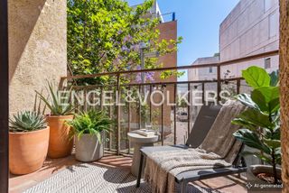 Pis a Verdum. Piso completamente a reformar de 3 habitaciones, todo exterior.