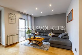 Pis a Verdum. Piso listo para entrar a vivir con 2 habitaciones, balcón y posi