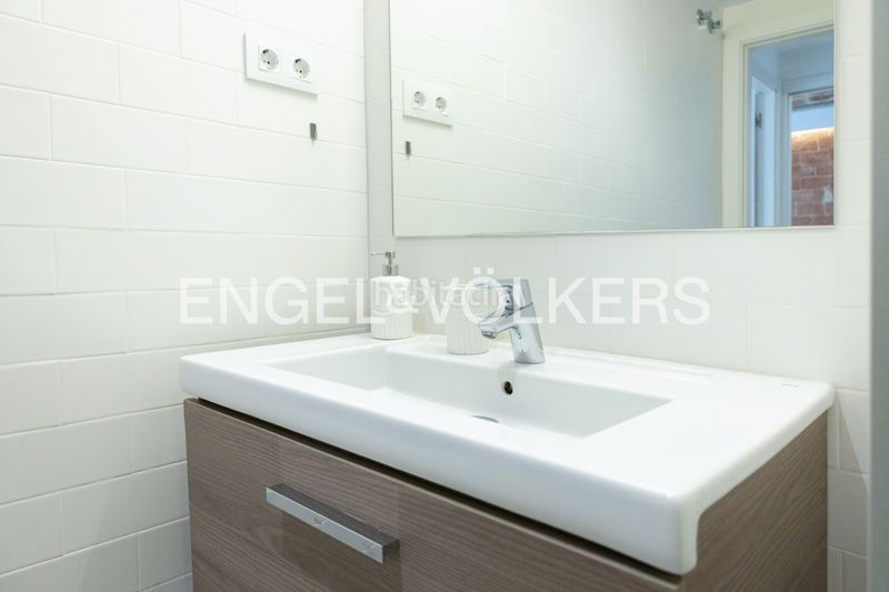 Foto e07c17c6-7c39-482e-95f8-0a4021d54ce9. Pis amb calefacció a Putget - Farró Barcelona