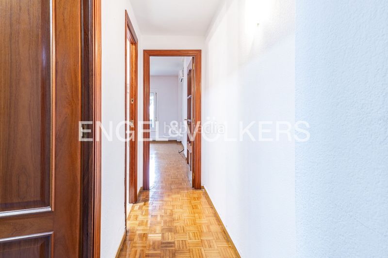 Foto df63d4a7-ac46-44fd-b2bd-8d0ddaa30989. Pis amb calefacció a Sagrada Família Barcelona