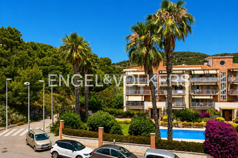 Foto aef1cf43-485c-436b-a7eb-6336f8af5023. Dúplex amb calefacció aparcament a Urbanitzacions Sant Pol de Mar