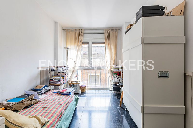 Foto ee2e57a5-a4f6-43f6-9c85-89a42d54066b. Pis amb calefacció a Putget - Farró Barcelona