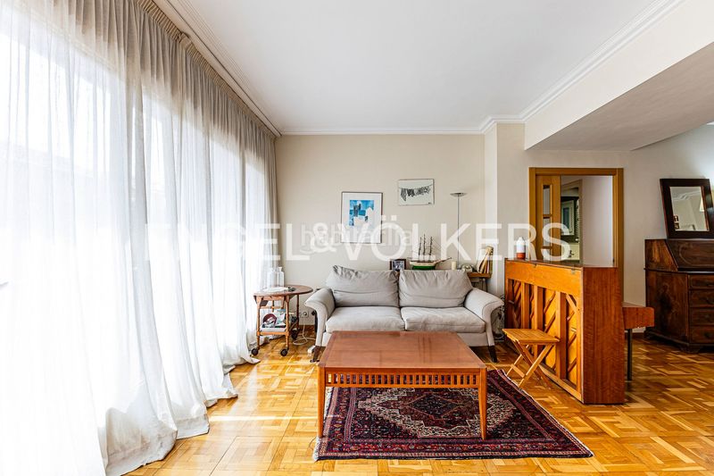 Foto ee381333-bd24-4485-88f1-d45638675faa. Pis amb calefacció a Putget - Farró Barcelona