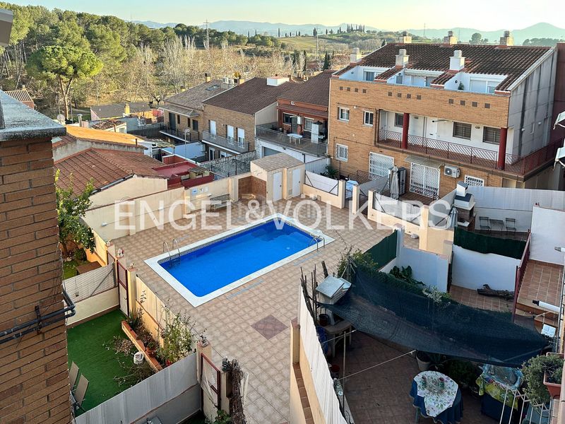 Foto 39409746-b1e9-4f5c-82e3-b8554704f3b1. Dúplex amb calefacció aparcament piscina a Ca n´Oriol Rubí