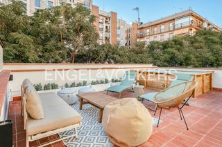 Pis a Sagrada Família. Impresionante ático con piscinas junto a la sagrada familia