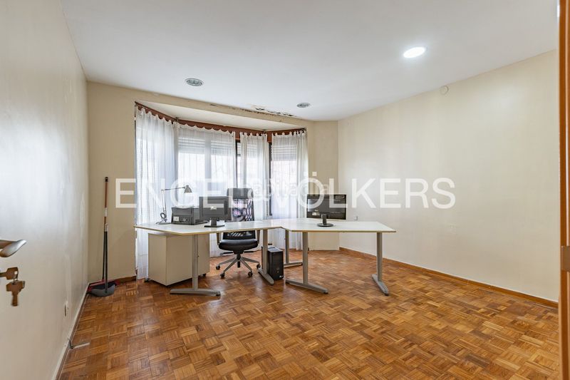 Foto d5ab7468-de0c-49a4-8c59-3ff1bb60b708. Casa amb calefacció a Centre Sabadell