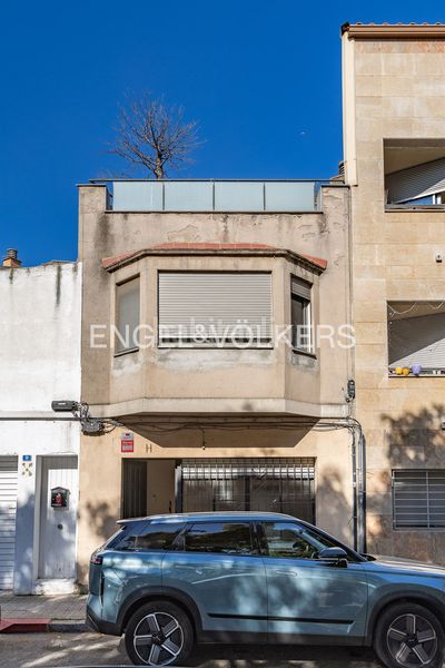 Foto e8d9ecc2-b012-49a0-b2e7-0b835913038a. Casa amb calefacció a Centre Sabadell