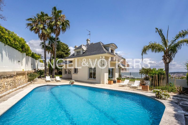 Foto 83501fe6-f3ad-4fa0-9af9-d1b6f1513e82. Casa amb calefacció aparcament piscina a El Tancat-Mas d´en Gual Vendrell (El)