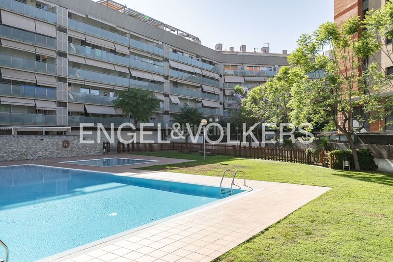 Foto b4349cda-c57f-432d-86f8-8d04520dab44. Àtic amb calefacció aparcament piscina a Eixample Sant Joan Despí
