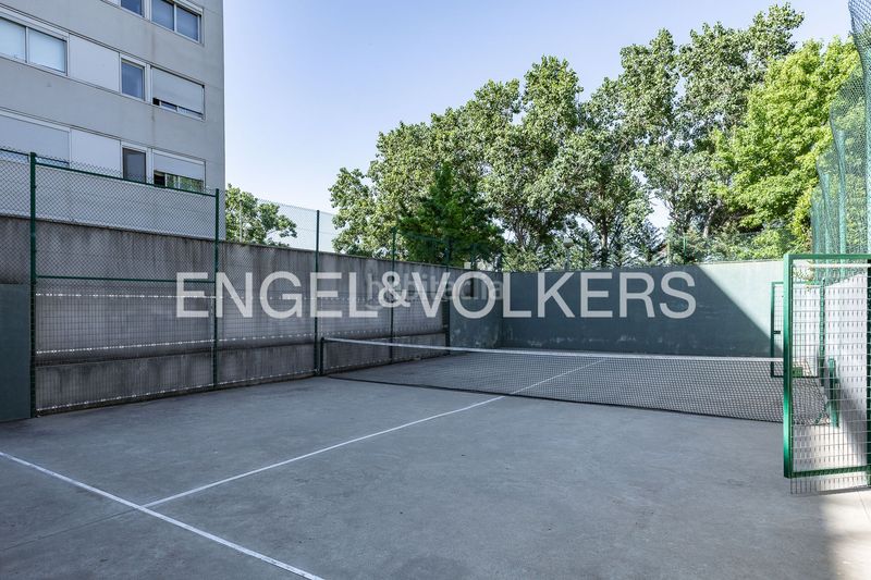 Foto cc86a44e-a775-480e-bf00-855f3ff33aac. Àtic amb calefacció aparcament piscina a Eixample Sant Joan Despí