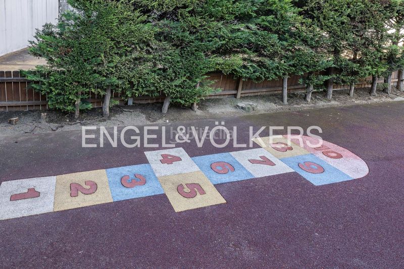 Foto debeb038-ae59-408d-a39f-b5214dc78899. Àtic amb calefacció aparcament piscina a Eixample Sant Joan Despí