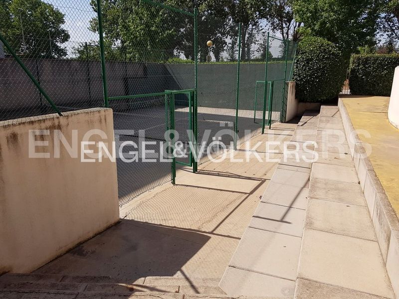 Foto e8b13385-3a49-4706-9d0c-8ac9eecd2bb1. Àtic amb calefacció aparcament piscina a Eixample Sant Joan Despí