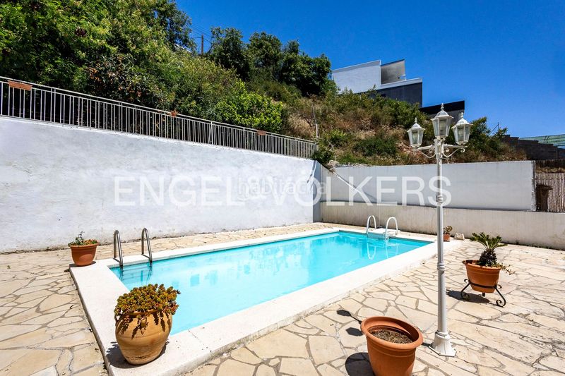 Foto 2f787ebe-6126-4c42-892c-497374fd0b32. Casa exclusivo chalet con piscina privada y vistas al mar en Viladecans
