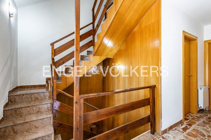 Foto 404f7c86-bf71-4dda-ac93-deb9d17b4a6a. Casa exclusivo chalet con piscina privada y vistas al mar en Viladecans