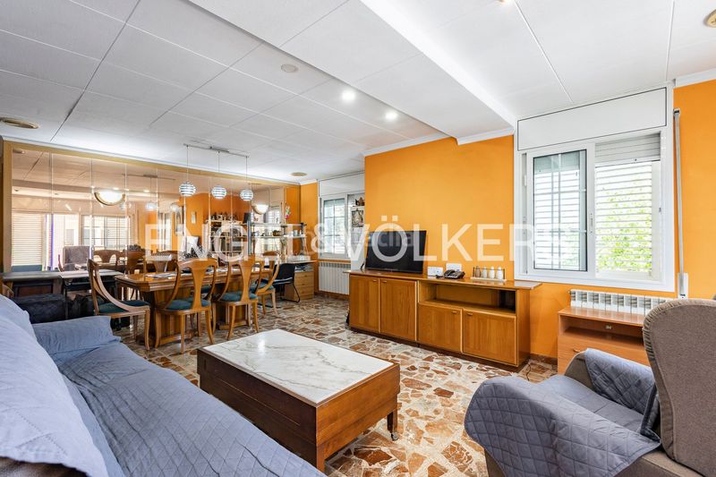 Foto 522a29af-c77f-4e71-91ca-ad66d5ae8081. Casa exclusivo chalet con piscina privada y vistas al mar en Viladecans