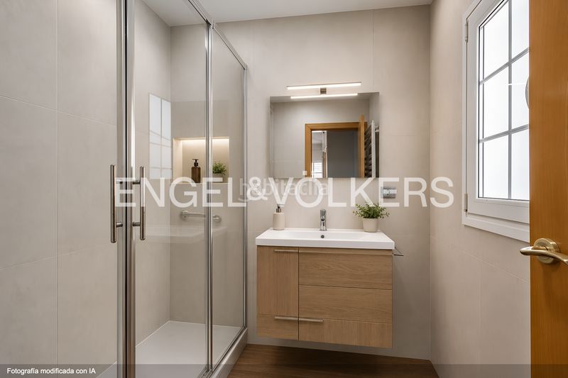 Foto 87eba316-caa4-4b18-954a-3a2e568cfbe3. Casa exclusivo chalet con piscina privada y vistas al mar en Viladecans