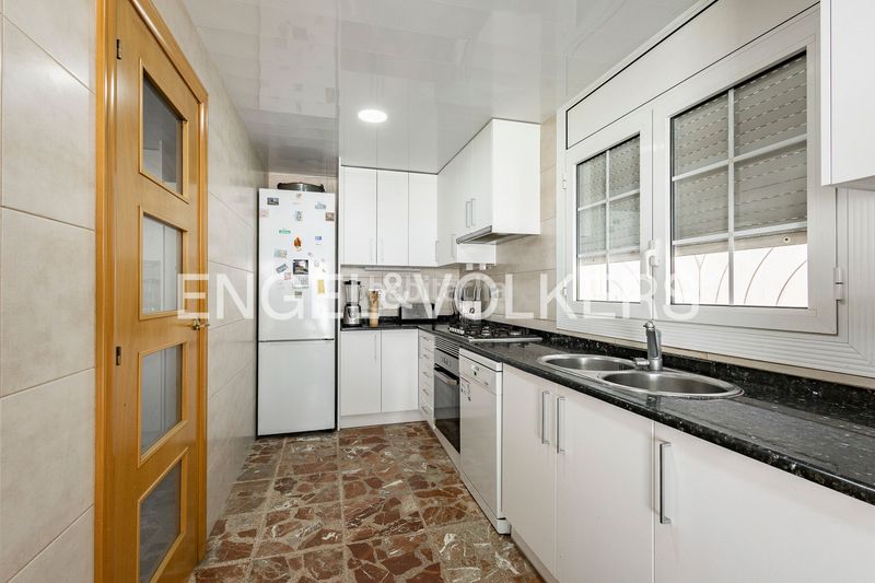 Foto 8a1b3b69-0002-4cec-a8be-240cac68a4ed. Casa exclusivo chalet con piscina privada y vistas al mar en Viladecans