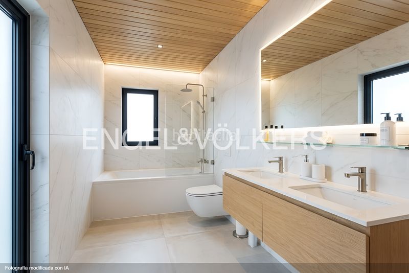 Foto 9cdbba83-f17d-4cdb-a89e-bf0f787d316c. Casa exclusivo chalet con piscina privada y vistas al mar en Viladecans