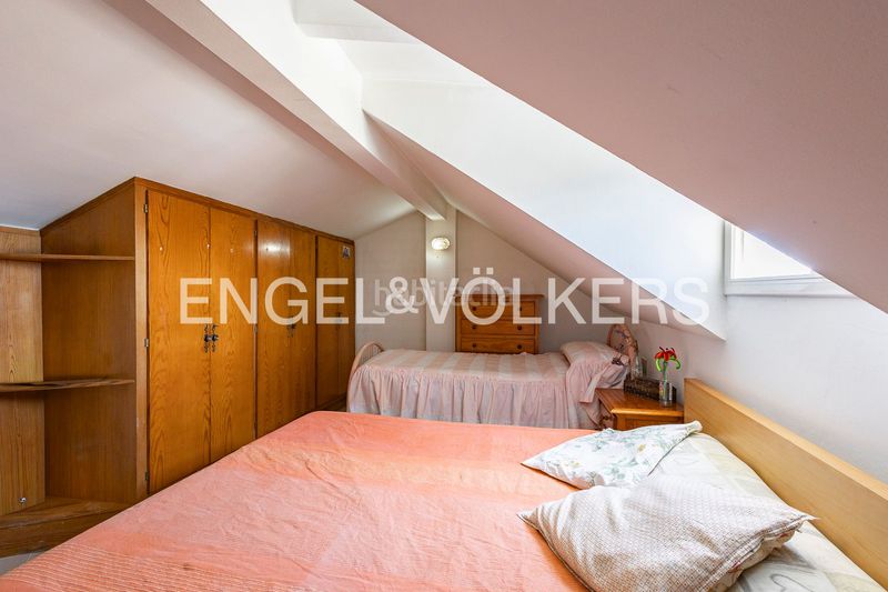 Foto f1685127-00f0-4b6a-a9e9-ba6efb426a2a. Casa exclusivo chalet con piscina privada y vistas al mar en Viladecans