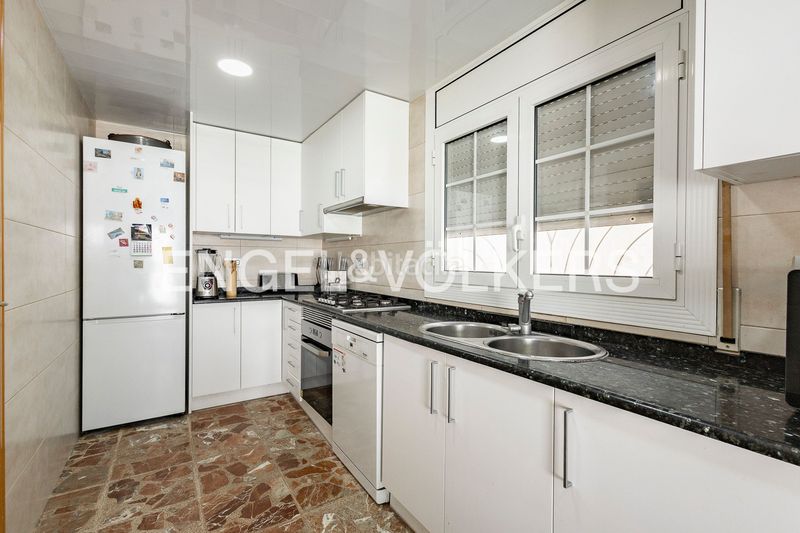 Foto f8d0422d-58d0-44ad-a322-1006ea443c12. Casa exclusivo chalet con piscina privada y vistas al mar en Viladecans