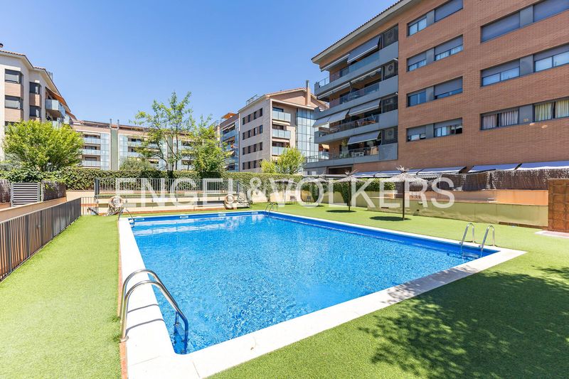 Foto b366eca6-3d52-4198-9412-9eb10c5a4279. Àtic amb calefacció aparcament piscina a Els Canyars Castelldefels