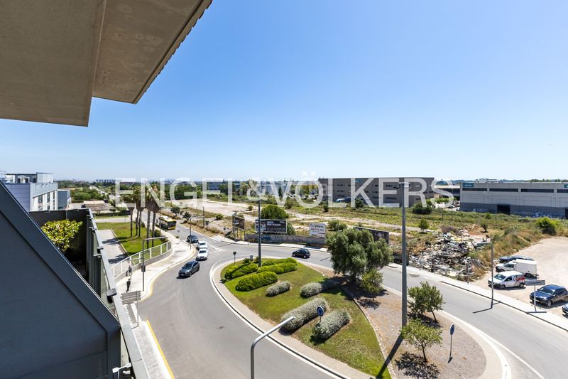 Foto d532a37f-cf28-4d58-ac95-ec8cd4f7bf22. Àtic amb calefacció aparcament piscina a Els Canyars Castelldefels