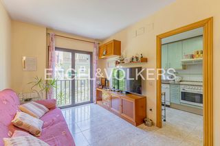 Pis a Sagrada Família. Elegante apartamento  junto a la sagrada família con luz natural