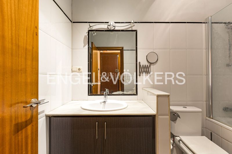 Foto 32d10848-f778-4324-9786-de7e5490f618. Pis amb calefacció a Raval Barcelona