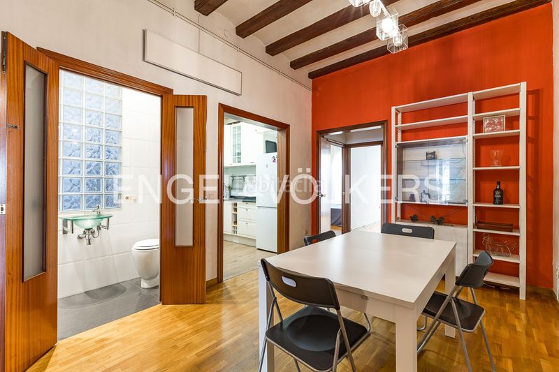 Foto c8d87ee0-2589-4661-9406-f162dad63462. Pis amb calefacció a Raval Barcelona